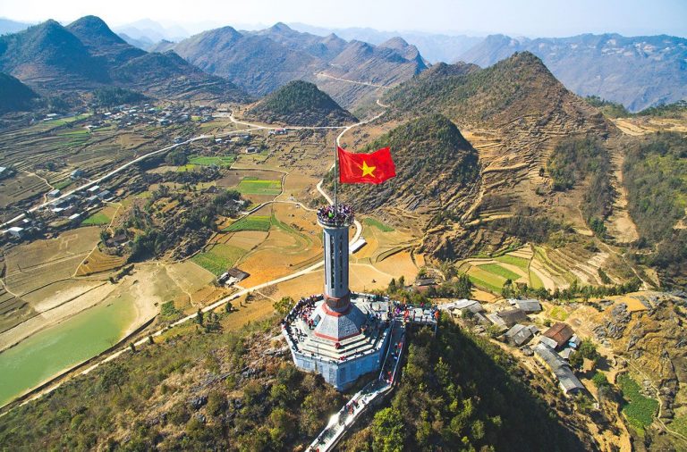 Lung Cu flag pole – Northernmost point of Vietnam - Vietnam Discovery